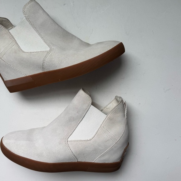 Sorel X Calia Out ‘N About Slip On Waterproof Wedge Booties - Picture 3 of 14